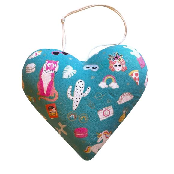 Hanging Heart 3 Dimensional Decor 8"x 6.5" - Picture 7 of 7